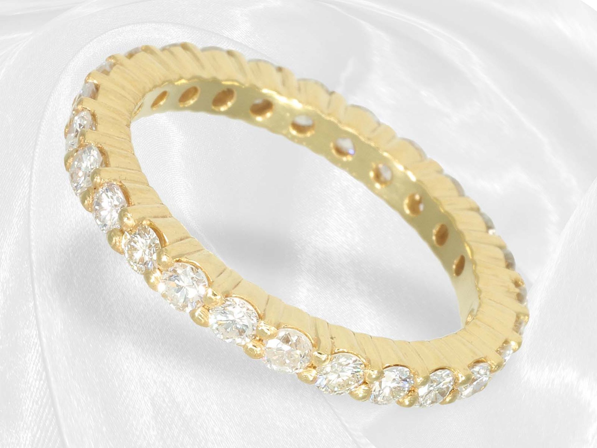 Fine vintage brilliant-cut diamond/memoire gold ring in 18K yellow gold, approx. 0.96ct
