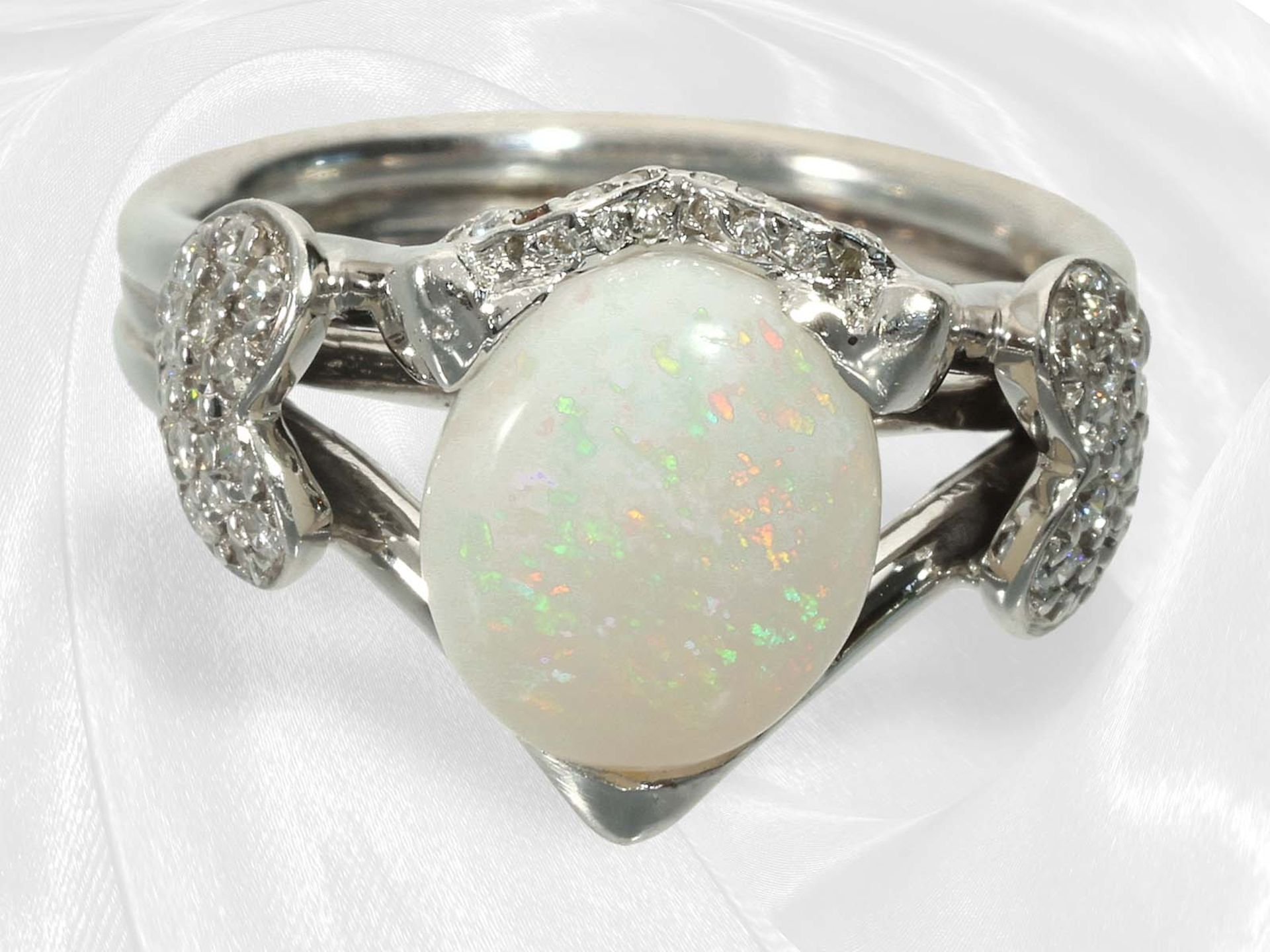 Fancy designer goldsmith ring with opal and brilliant-cut diamonds, "Hearts", 18K white gold, handma - Image 2 of 5