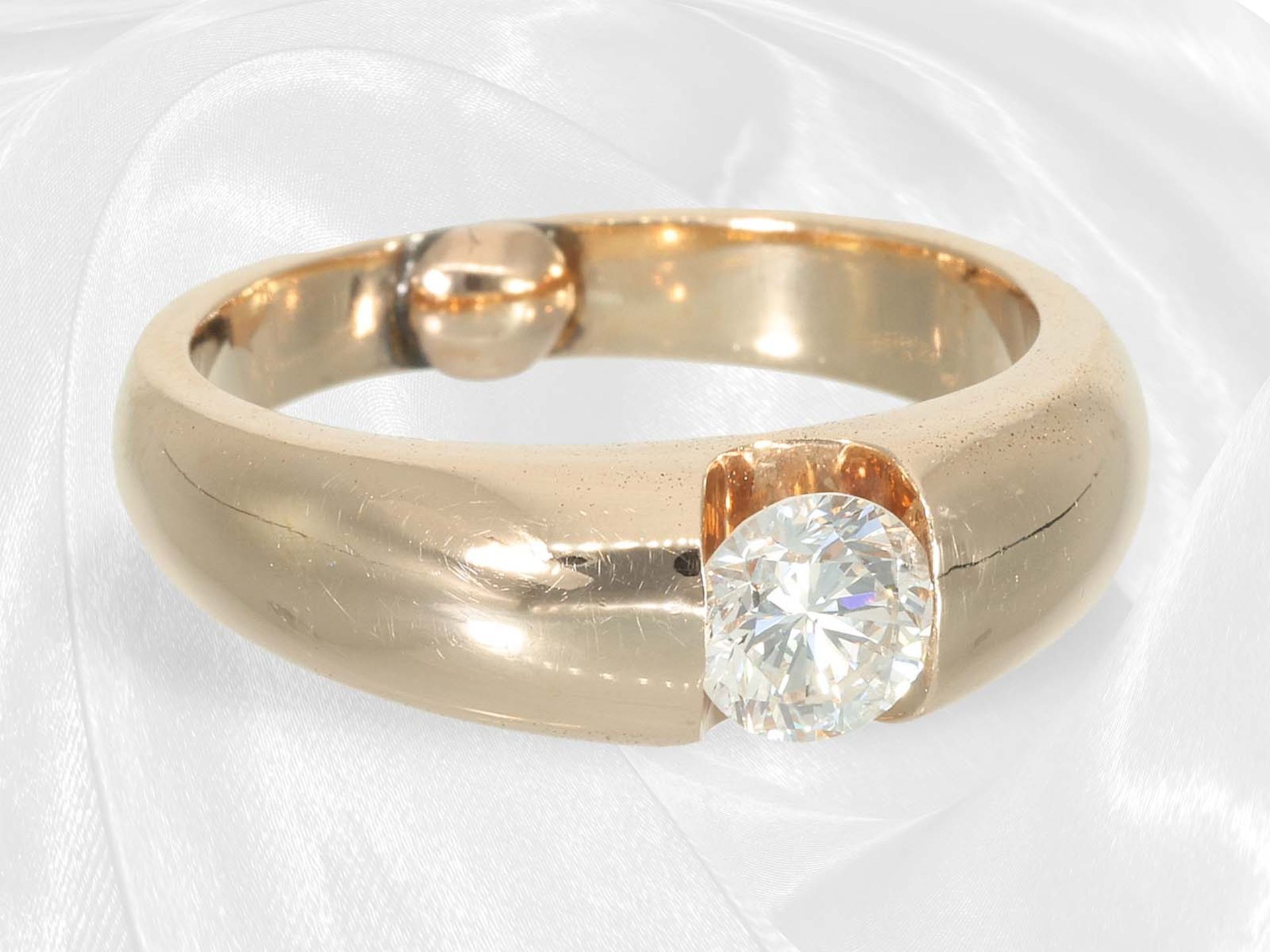 Ring: Solider goldener Solitär/Brillantring, vintage Handarbeit, ca. 0,65ct - Bild 4 aus 5