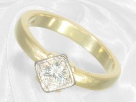 Ring: Goldener Solitär/Brillantring mit einem Halbkaräter