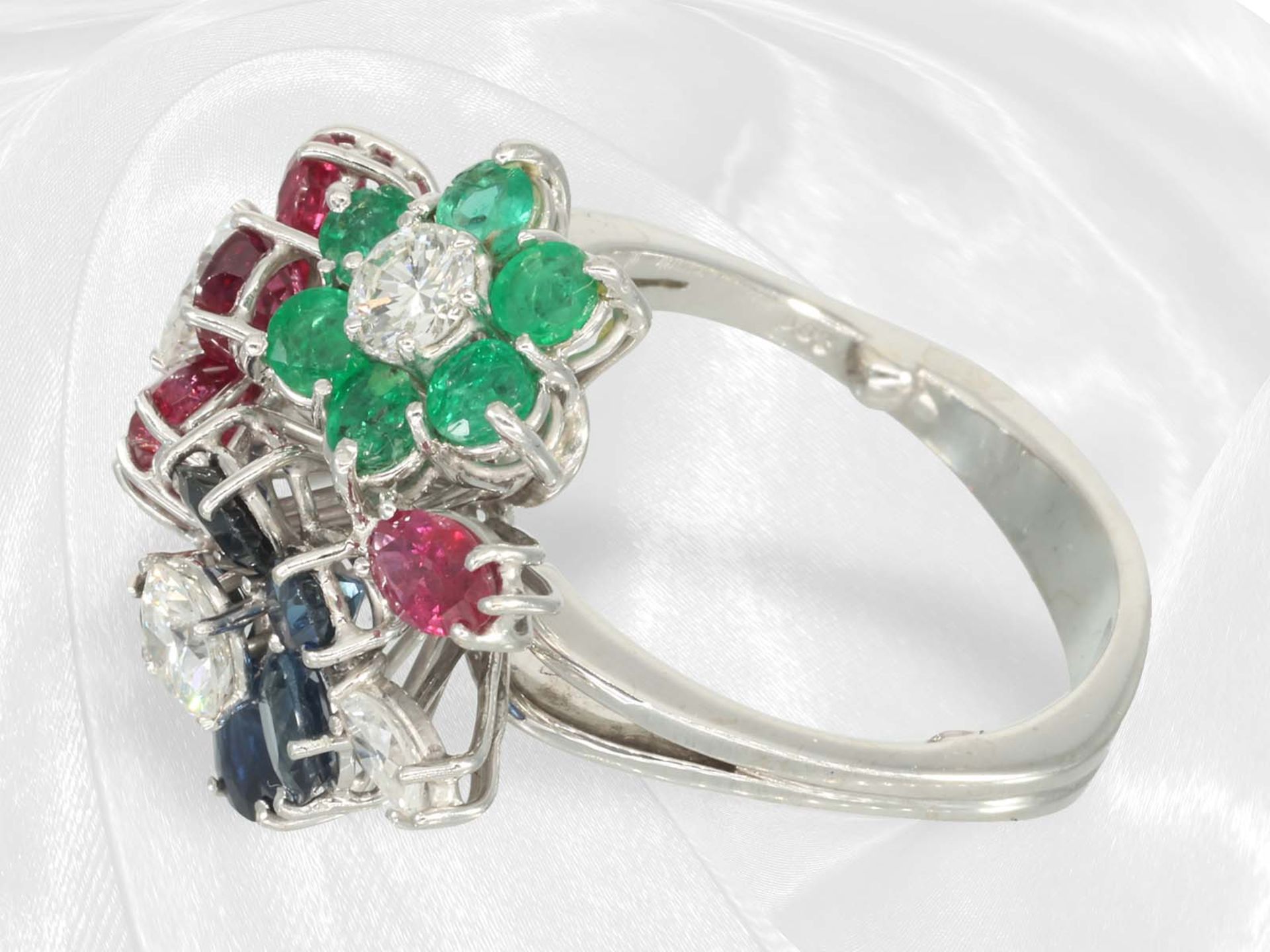 Very attractive cocktail ring with rubies, sapphires, emeralds and brilliant-cut diamonds, highly re - Image 4 of 4