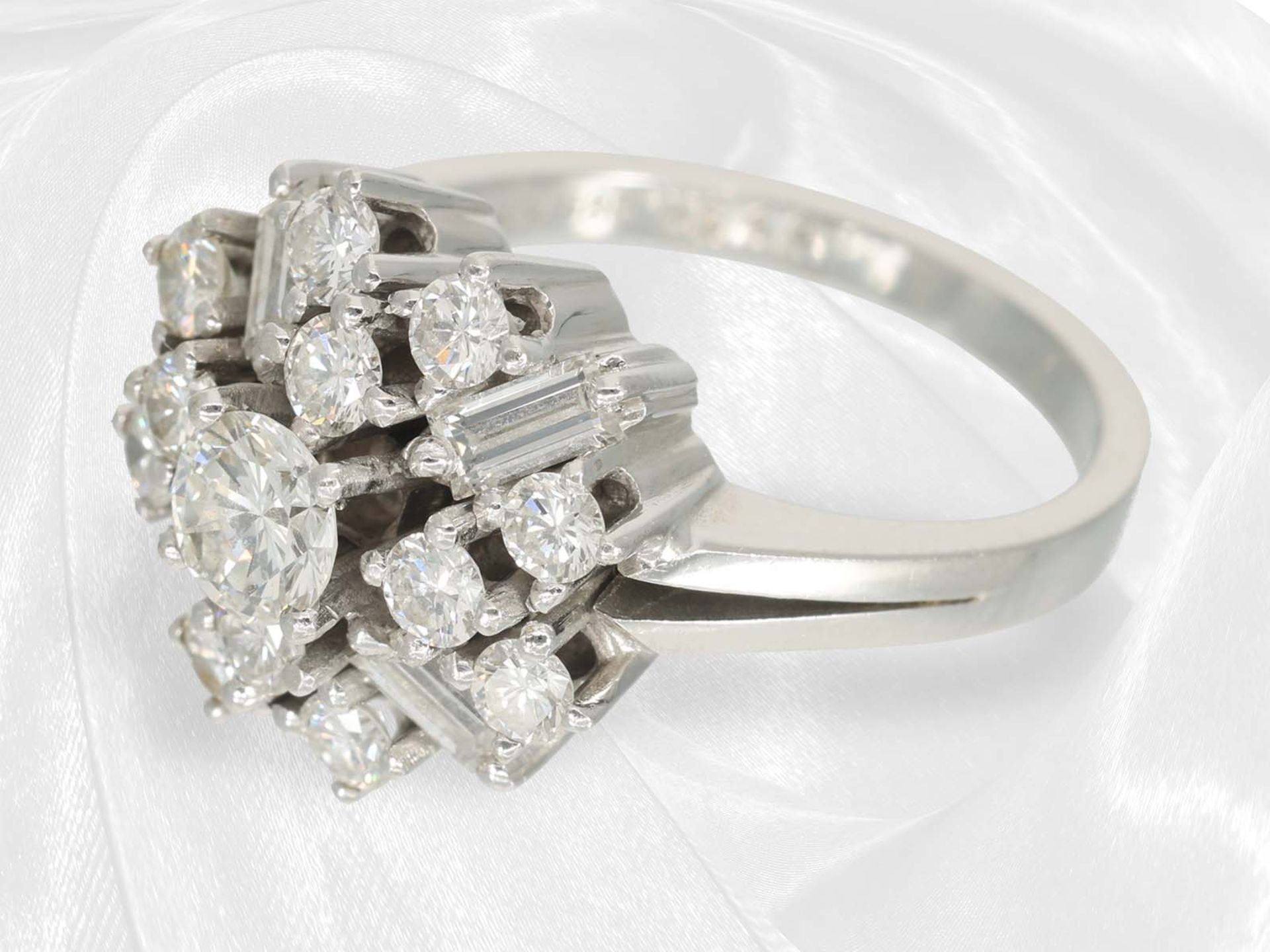 Attractive white gold vintage brilliant-cut diamond flower ring, approx. 2ct of fine brilliant-cut d - Image 3 of 5