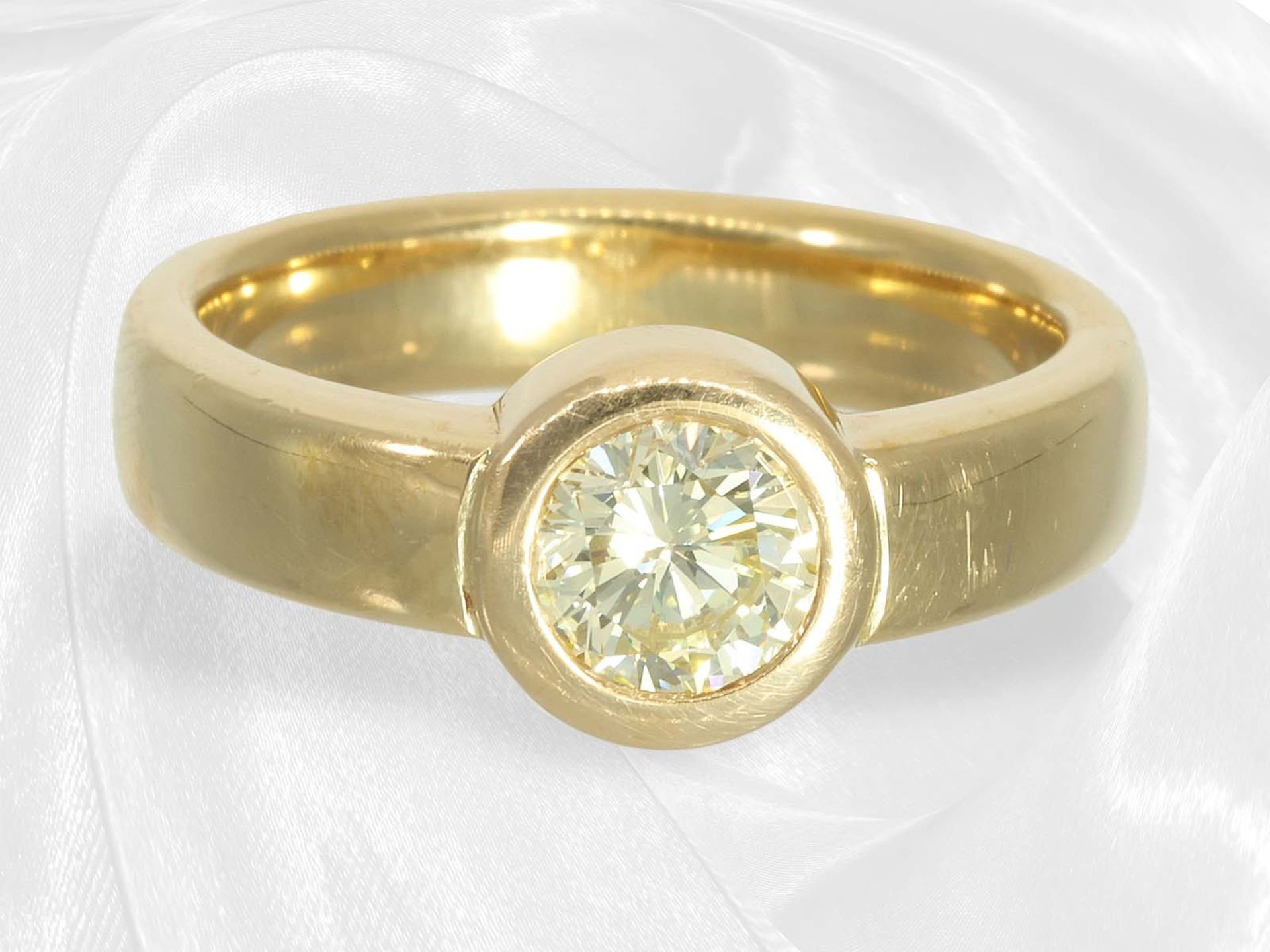 Solid solitaire goldsmith ring with a brilliant-cut diamond of approx. 0.65ct - Image 3 of 4