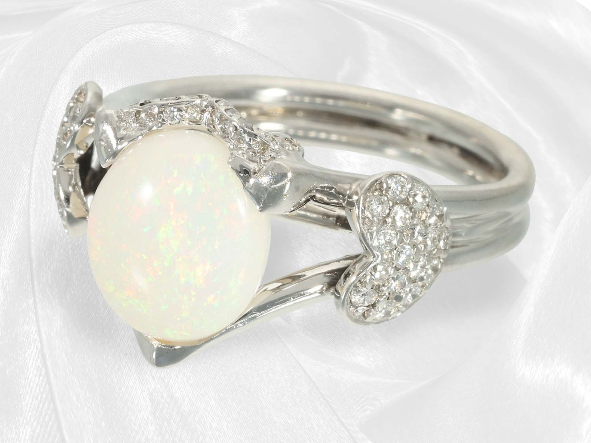 Fancy designer goldsmith ring with opal and brilliant-cut diamonds, "Hearts", 18K white gold, handma - Image 3 of 5