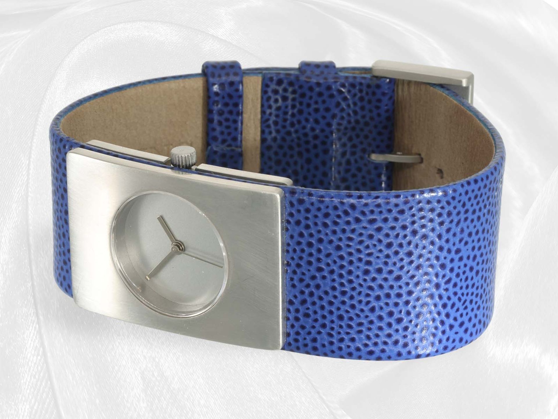 Very high-quality platinum designer wristwatch by Niessing Manufacture, "Radius 9" model - Image 2 of 5