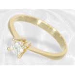 Ring: 18K gold solitaire/brilliant-cut diamond, approx. 0.3ct
