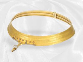 Exklusiver, unikater Halsreif aus 900er Gold, aufwendige Goldschmiedearbeit mit Perlen und kleinen B