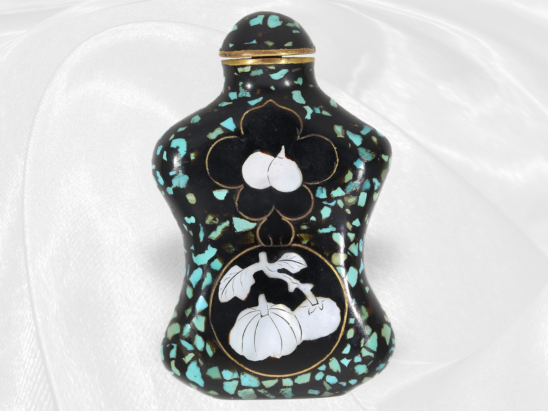 Decorative antique perfume flacon of brass, mother-of-pearl and enamel, probably around 1900 - Image 3 of 7