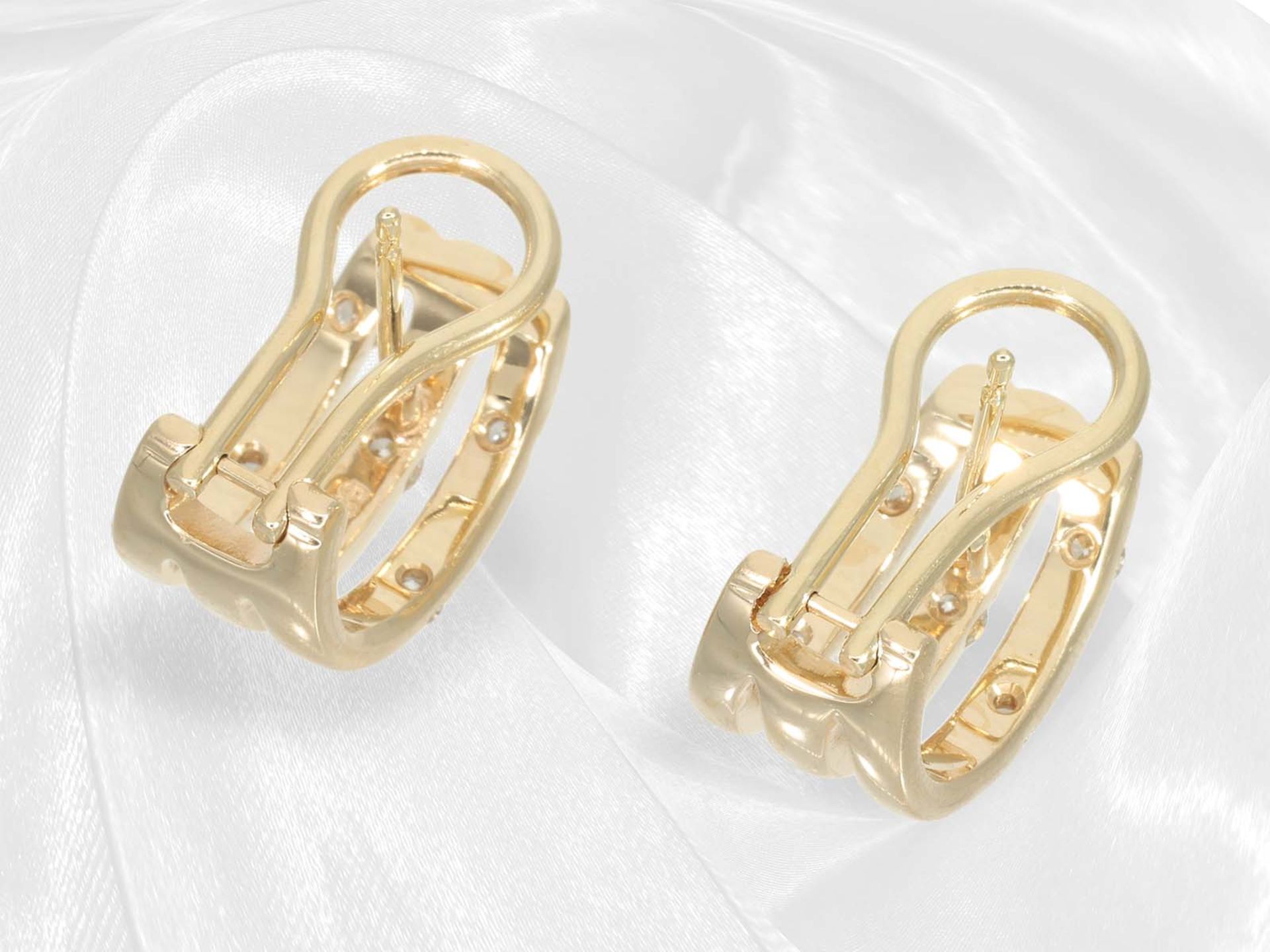 Fine gold brilliant-cut diamond earrings by the brand Christ - Image 3 of 3
