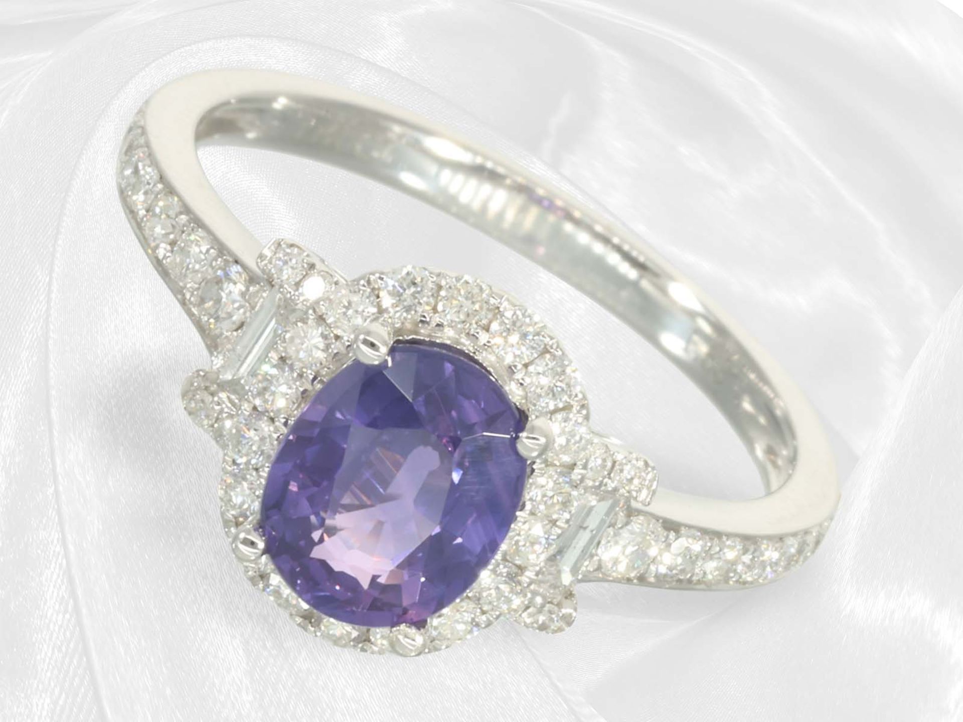 Ring: high-quality, like new sapphire/brilliant-cut diamond ring "Intense Purple 1.53ct"
