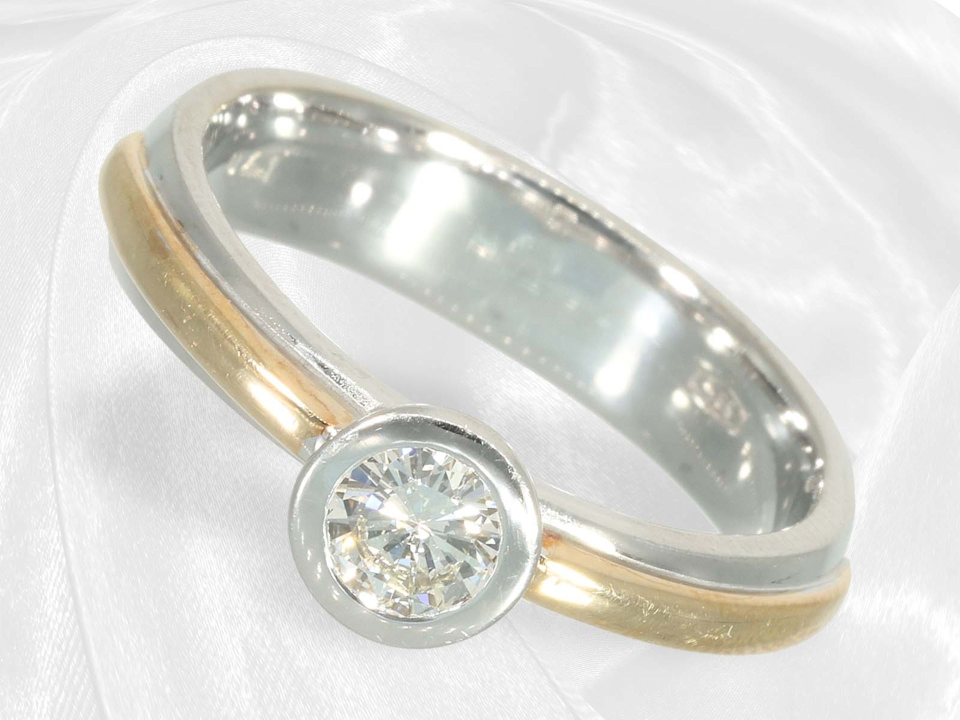 Modern and high quality bicolour goldsmith ring with a brilliant-cut diamond of approx. 0.41ct