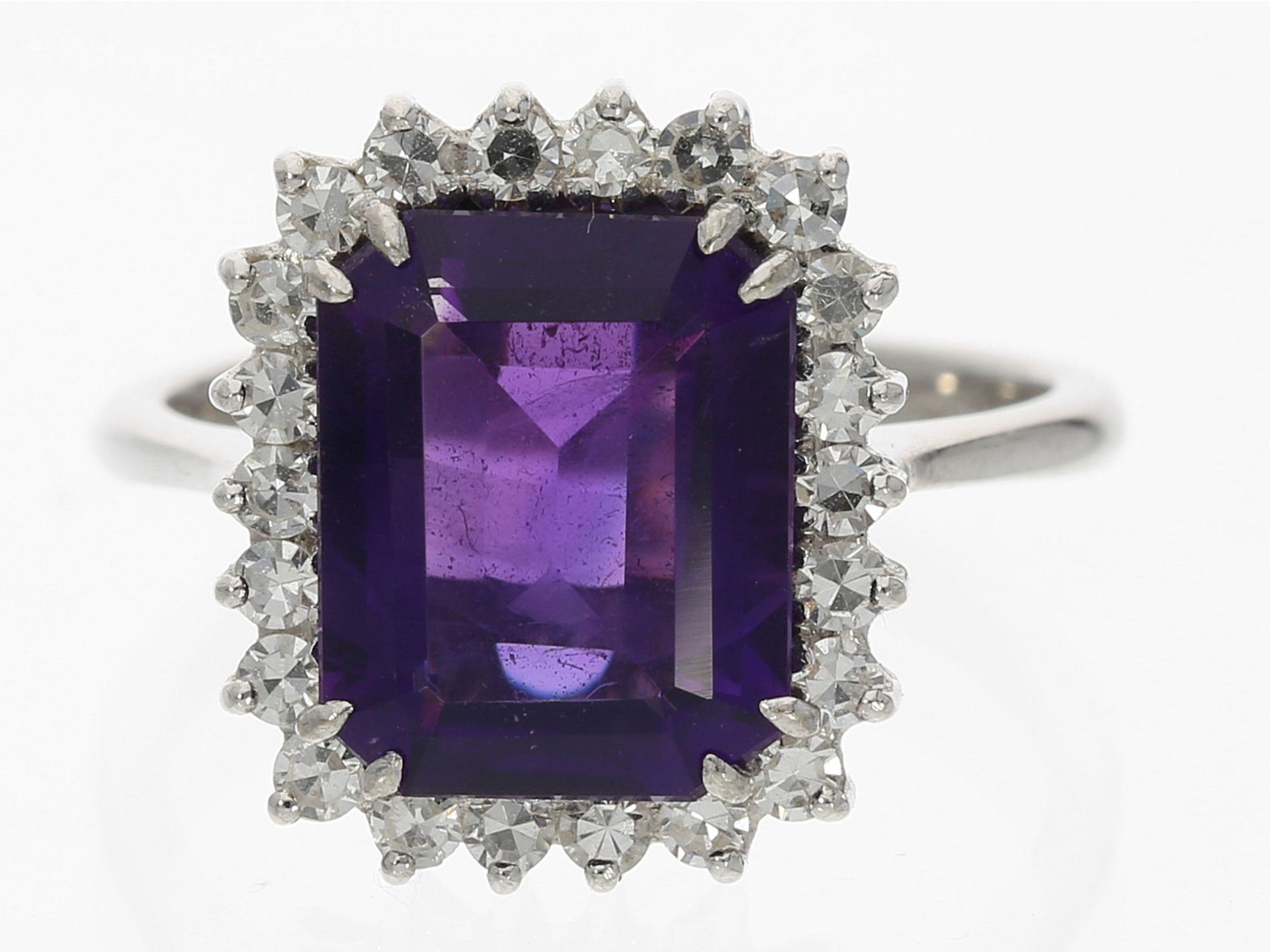 Ring: Attraktiver vintage Amethyst-Diamant-Goldschmiedering