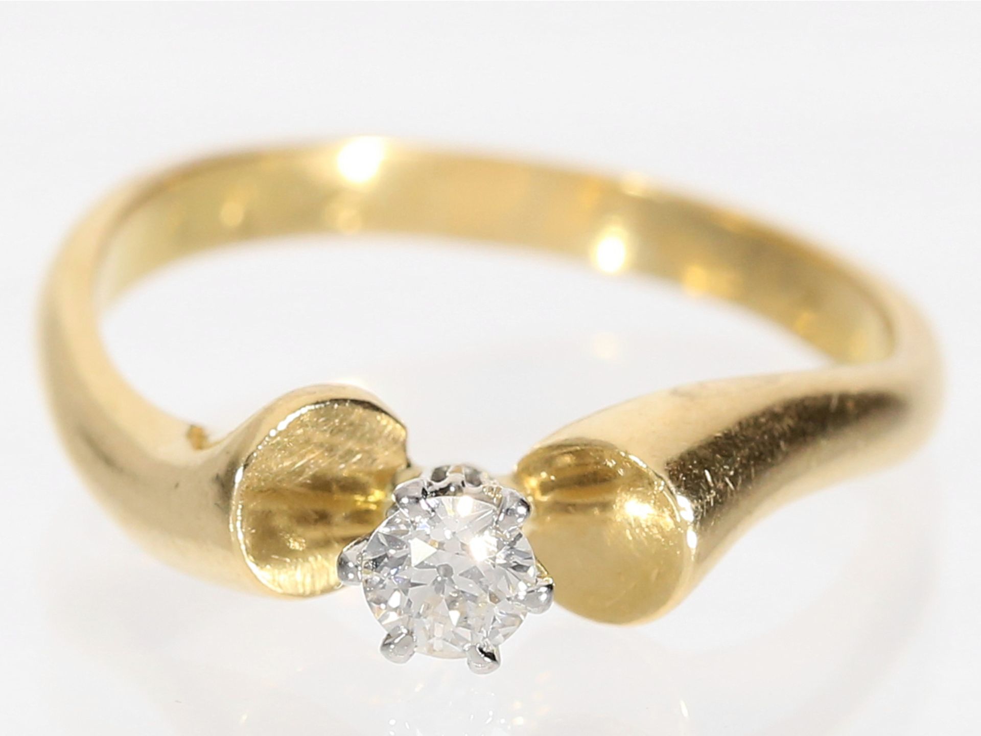 Ring: Kreativ gefertigter Designer-Goldschmiedering mit einem Altschliff-Diamant, ca. 0,25ct - Image 2 of 2