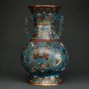 Cloisonné Henkelvase, China, 20. Jahrhundert