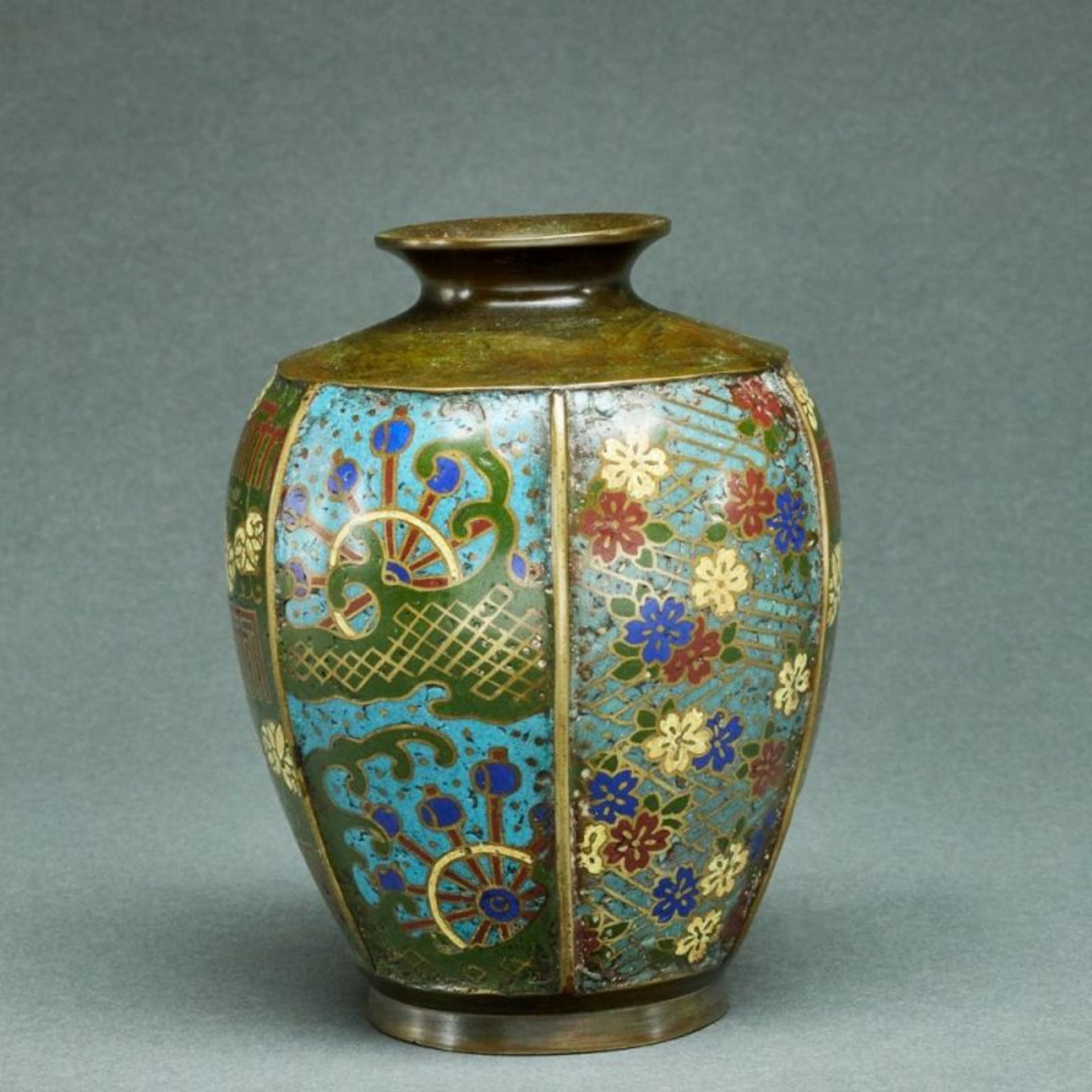 Kleine Champlevé Vase, Japan, 19. Jahrhundert