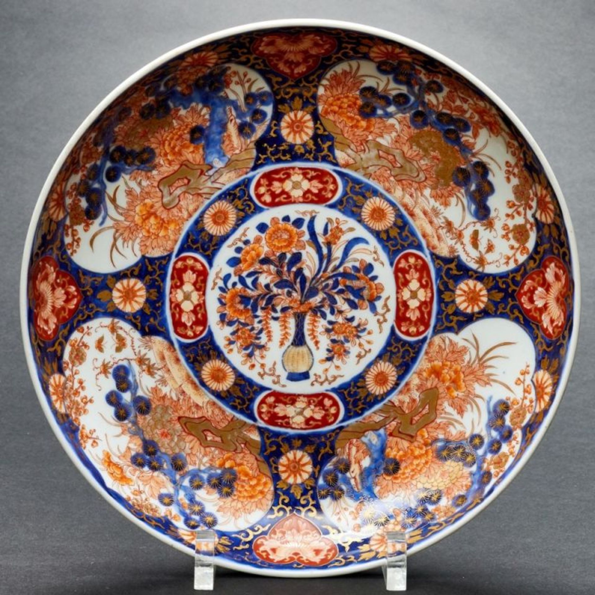 Prachtvoller Imari Teller, Japan, wohl Anfang 20. Jahrhundert