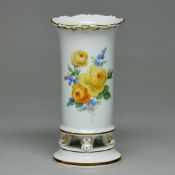 Vase - Gelbe Rosen und Vergißmeinnicht, Meissen nach 1974.