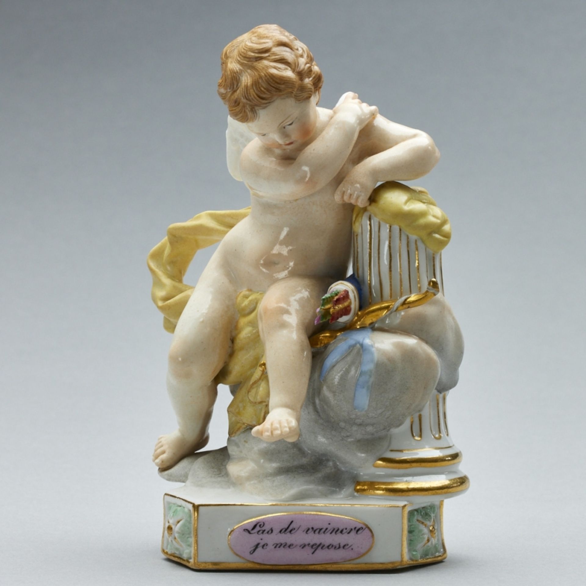 Devisenkind - Las de vaincre je me repose. Meissen 1850-1924.