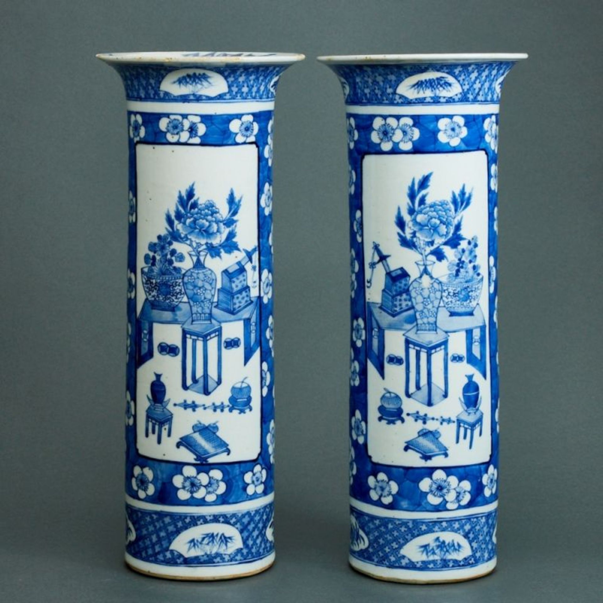 Paar Stangenvasen, China, Qing-Dynastie, um 1900 - Image 2 of 2