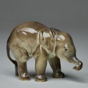 Elefant, stehend. Porzellan-Manufaktur Allach, Allach 1936-1945.