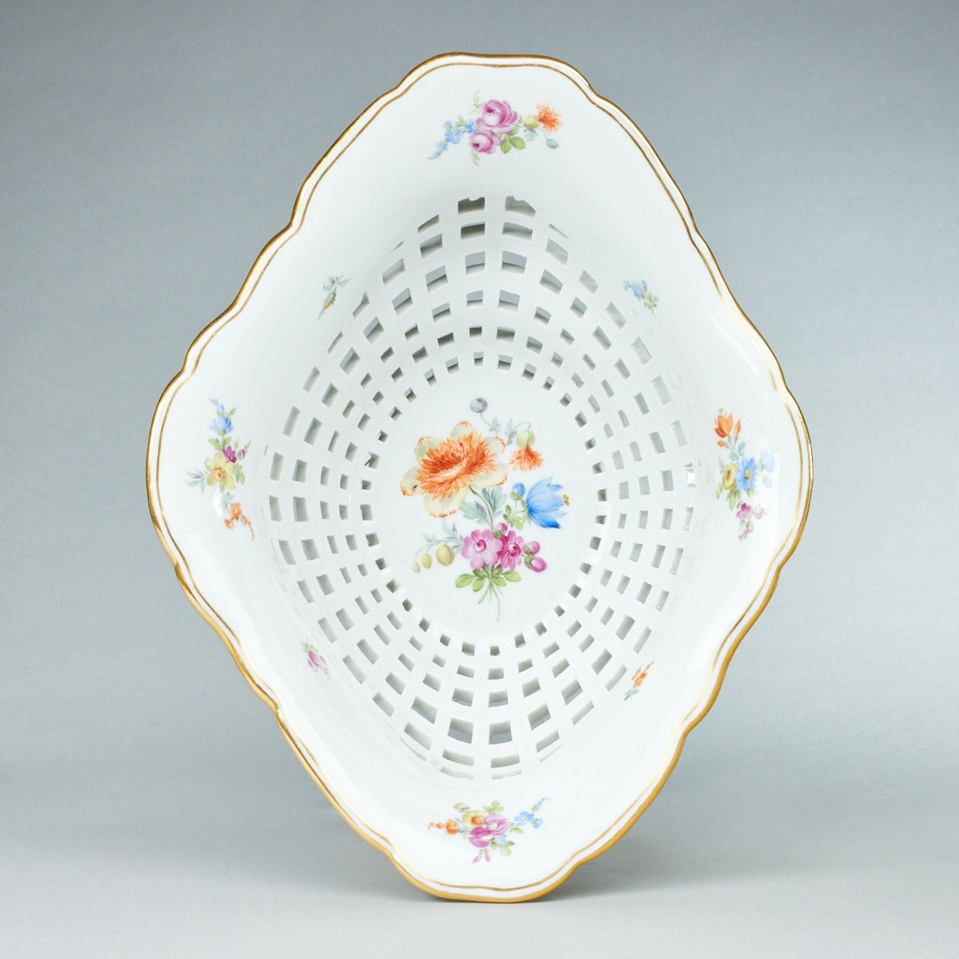 Ovale Tazza - Blumenbukett. Meissen 1850-1924. - Bild 2 aus 2