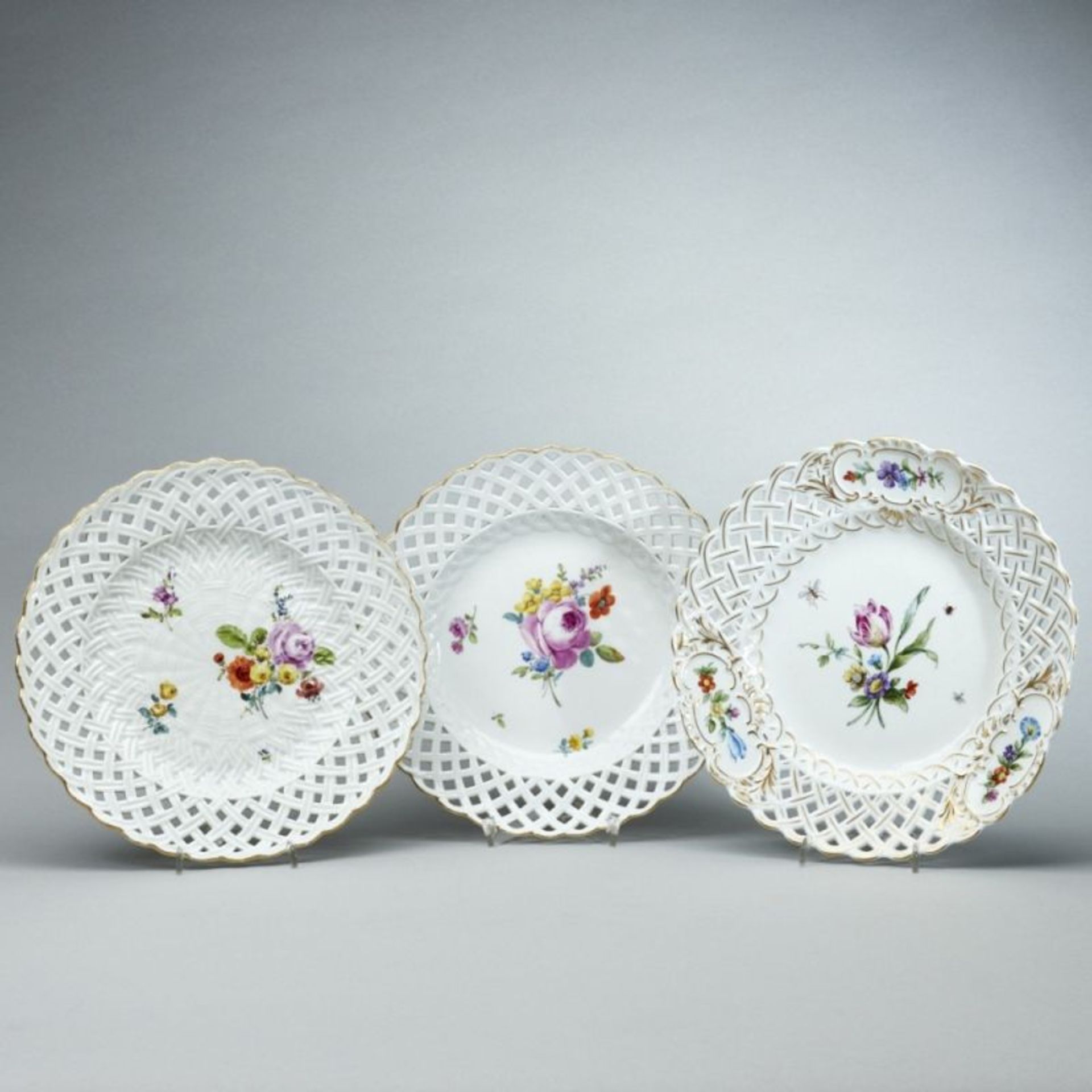 3 unterschiedliche Durchbruchteller - Blumenbukett. Meissen um 1760, 1774-1817 (2x).