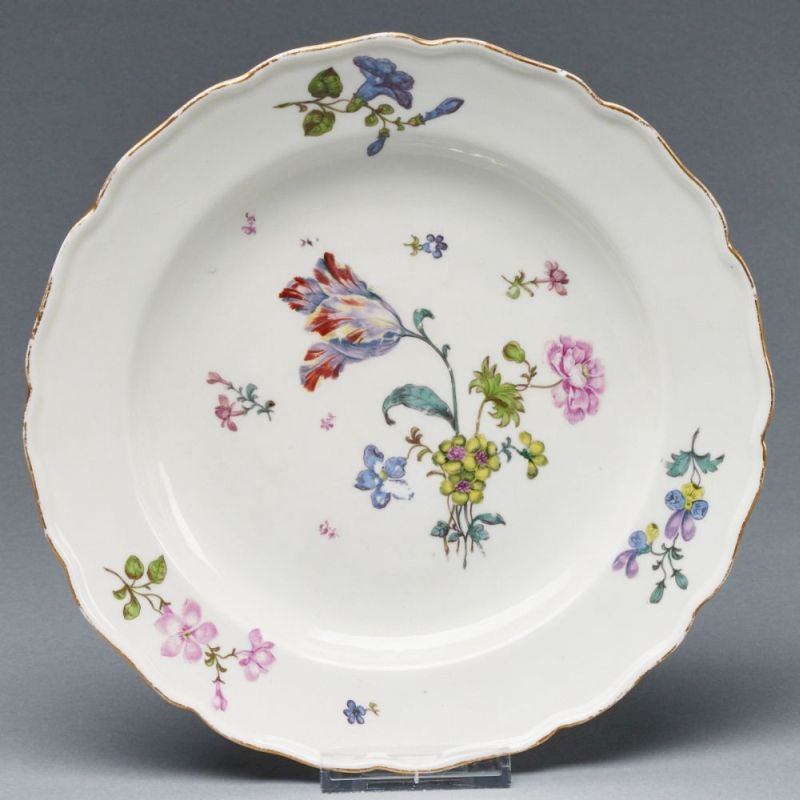 Teller - Deutsche Blumen und Streublümchen. Meissen, um 1745-1750.