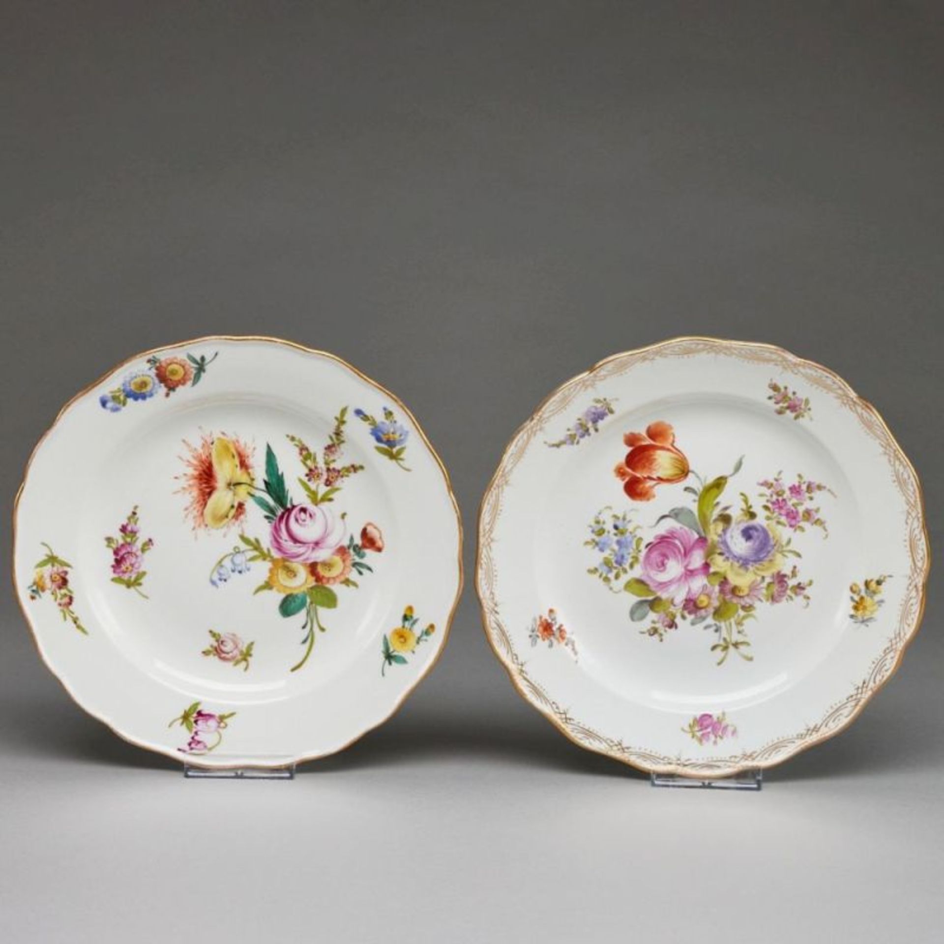 2 Speiseteller - unterschiedliche Blumenbuketts. Meissen 1850-1924.