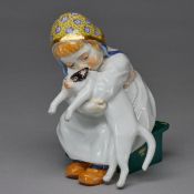 Kind (Mädchen mit Haube) mit Katze im Arm - Julius Konrad Hentschel. Meissen 1992.