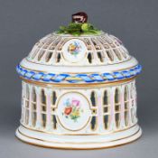 Maronen-Terrine sog. Maronière - blaues Band um Goldstab. Blumenbuketts. Meissen 1850-1924.