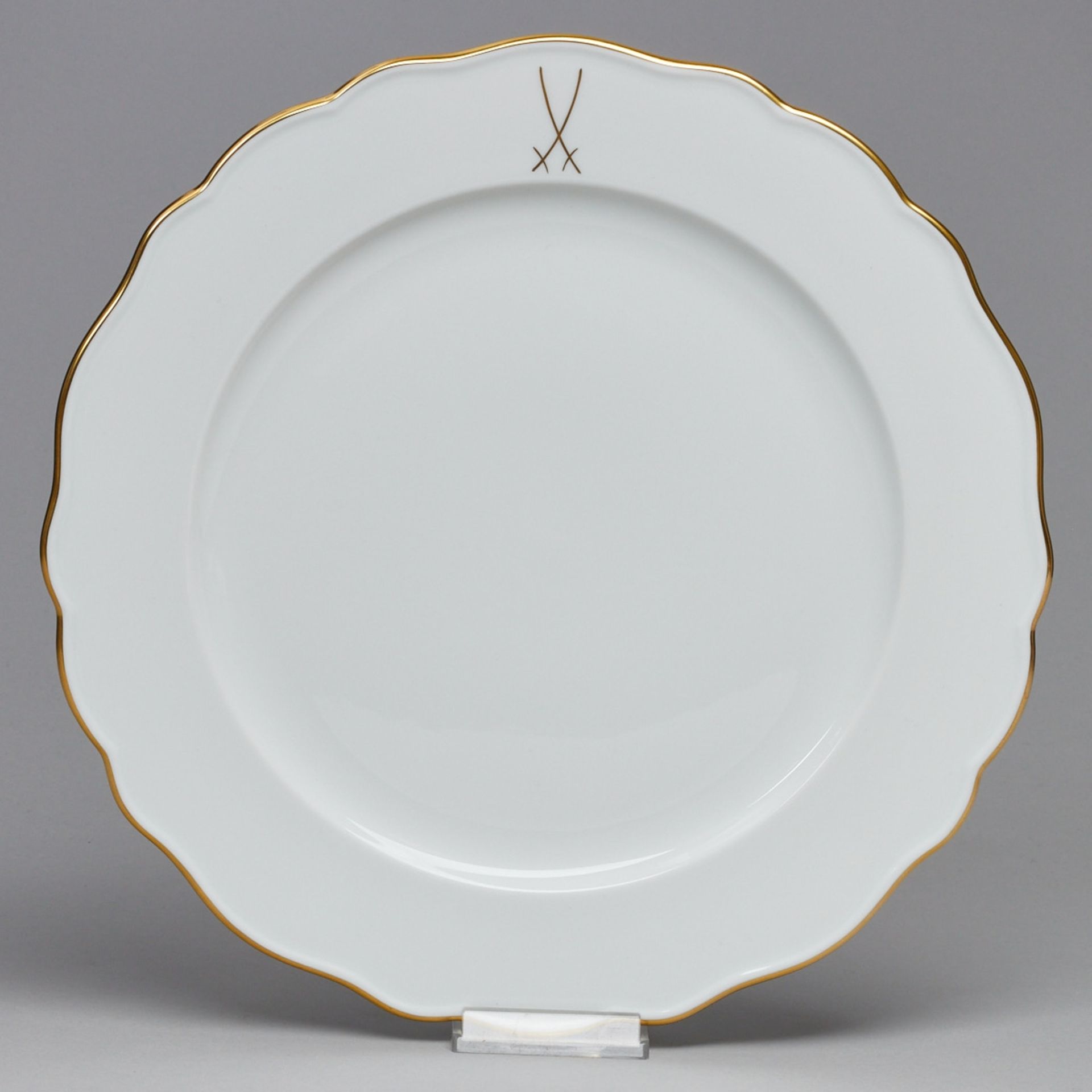 Platzteller mit Schwertermarke in Gold. Meissen 1999.