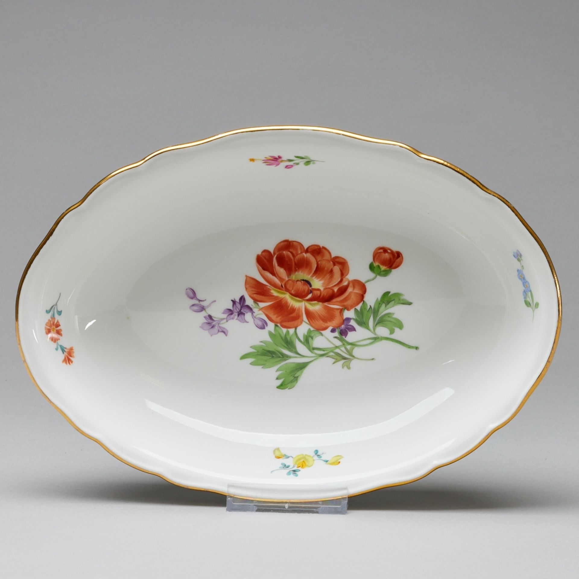 Ovale Schale - Blume 2: Ranunkel. Meissen 1924-1934.