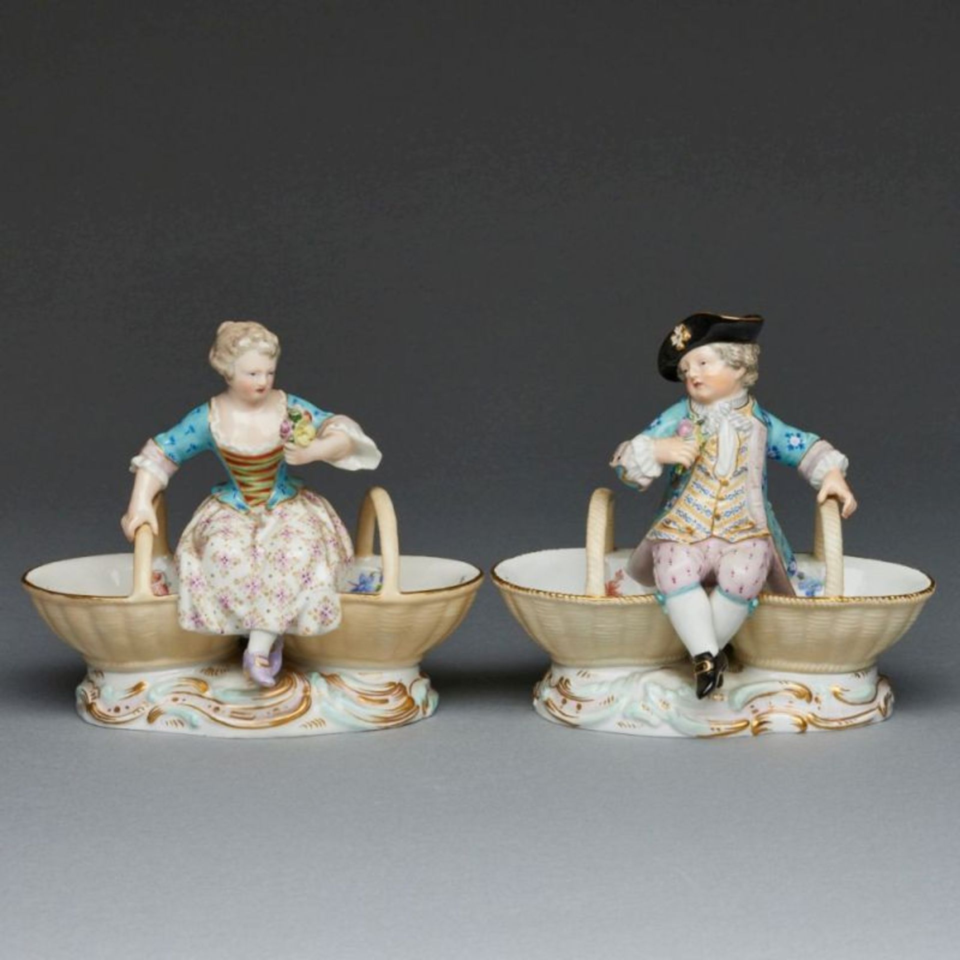 2 Gewürzschälchen Mädchen / Junge mit Blumensträußen. Meissen 1850-1924.