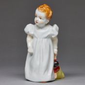 Mädchen mit Puppe - Julius Konrad Hentschel. Meissen 1989.