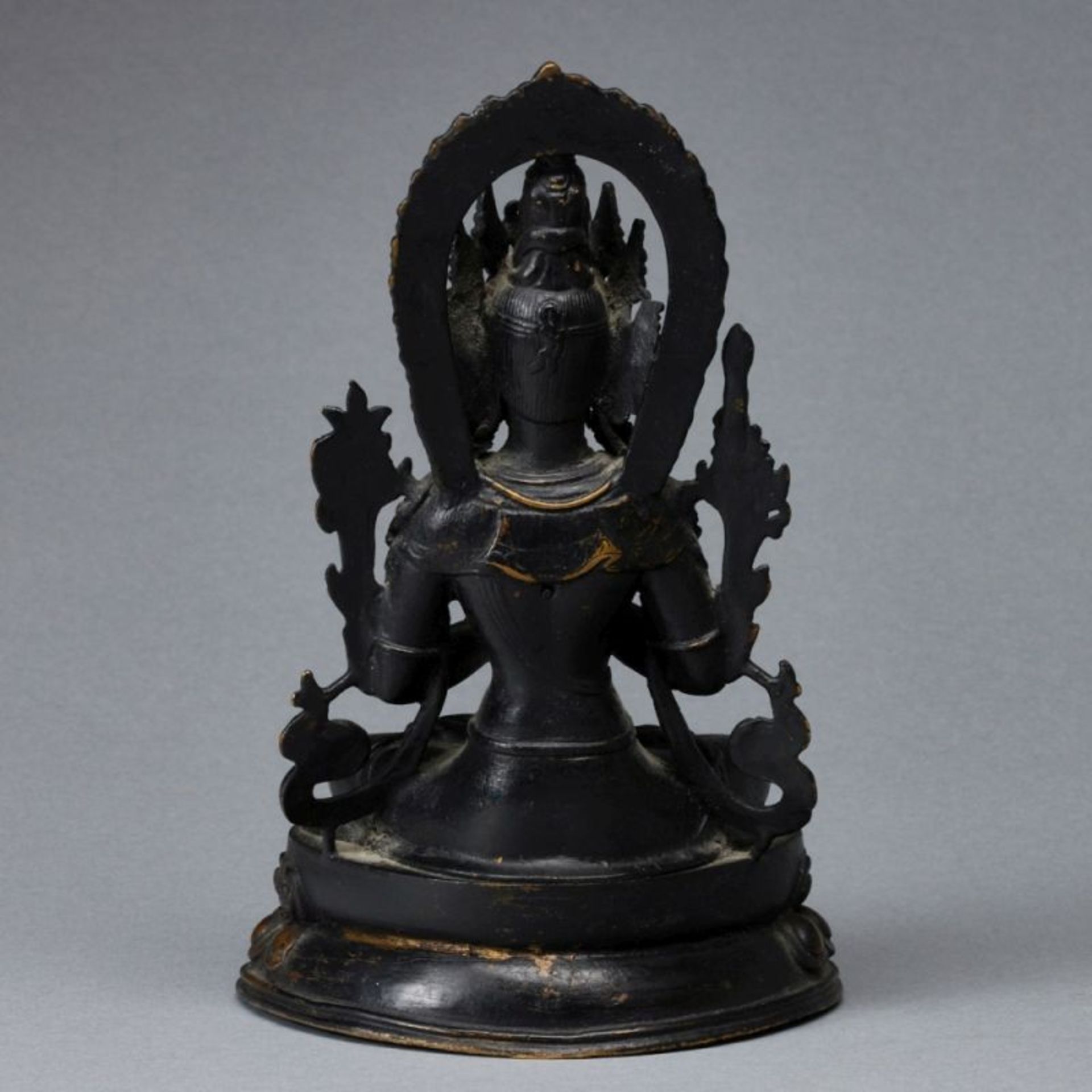 Grüne Tara mit Dharmachakra Mudra Geste, Tibet, um 1900 - Bild 3 aus 3