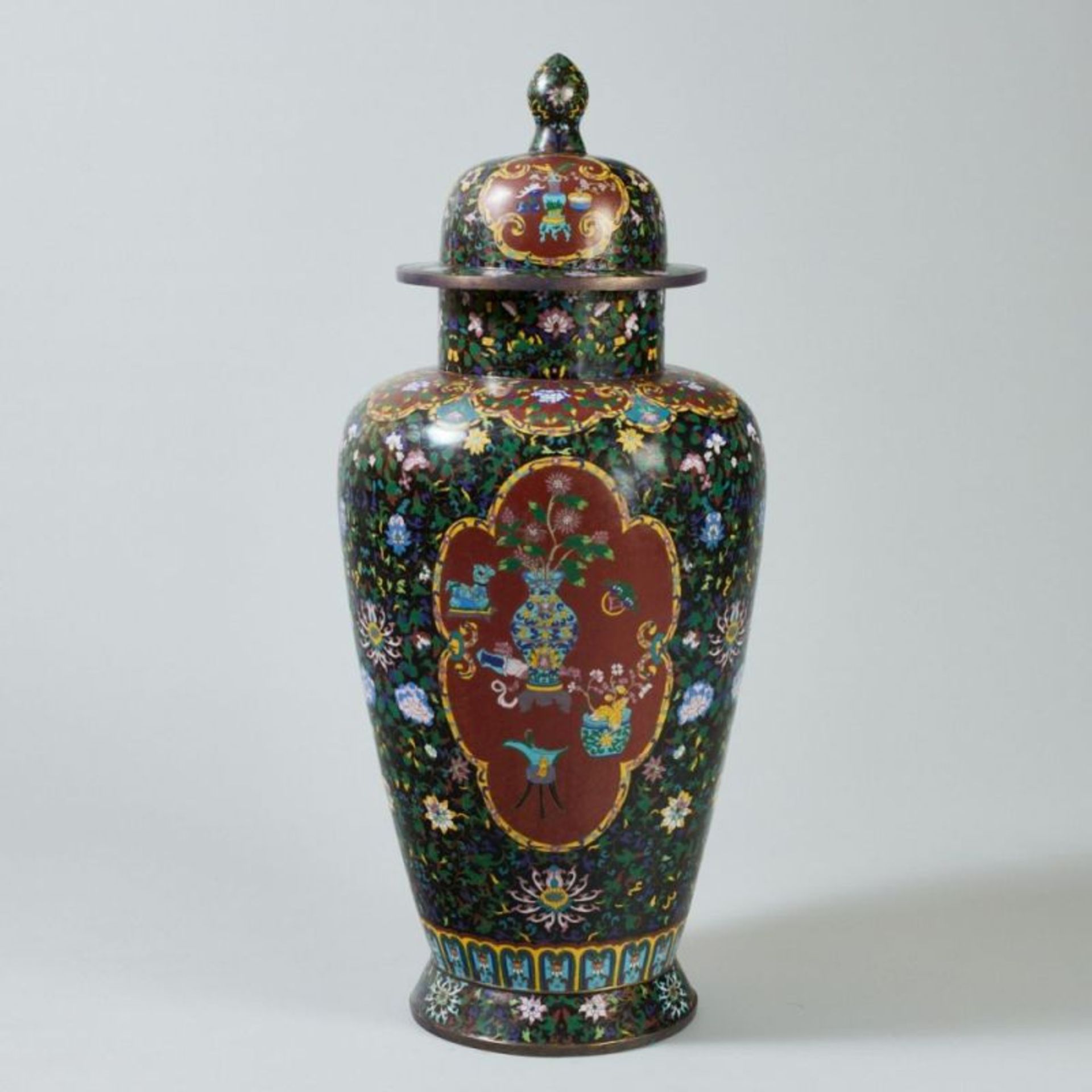 Cloisonné Bodenvase, China, wohl Anfang 20. Jahrhundert - Image 2 of 3