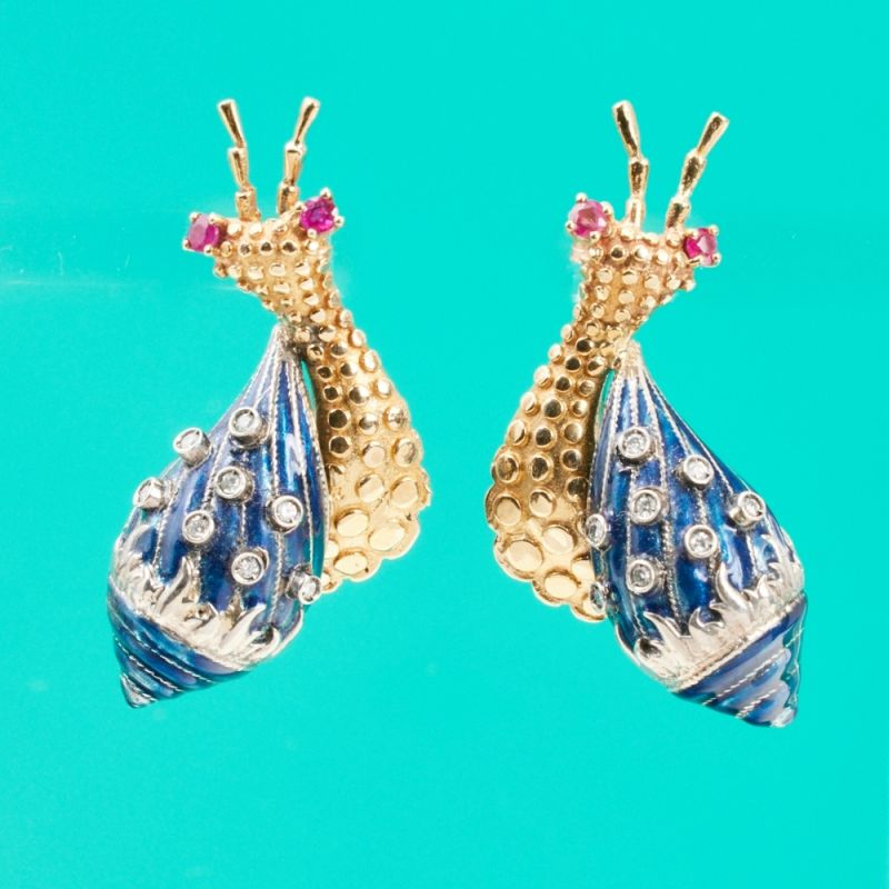 Paar Schnecken-Ohrringe mit Emaille