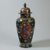 Cloisonné Bodenvase, China, wohl Anfang 20. Jahrhundert