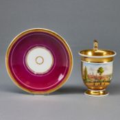 Biedermeier Tasse mit Ansicht von Hamburg mit Staffagefiguren. Um 1850.