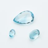 3 lose Aquamarine im Oval und Tropfenschliff zus. ca. 36,5 ct