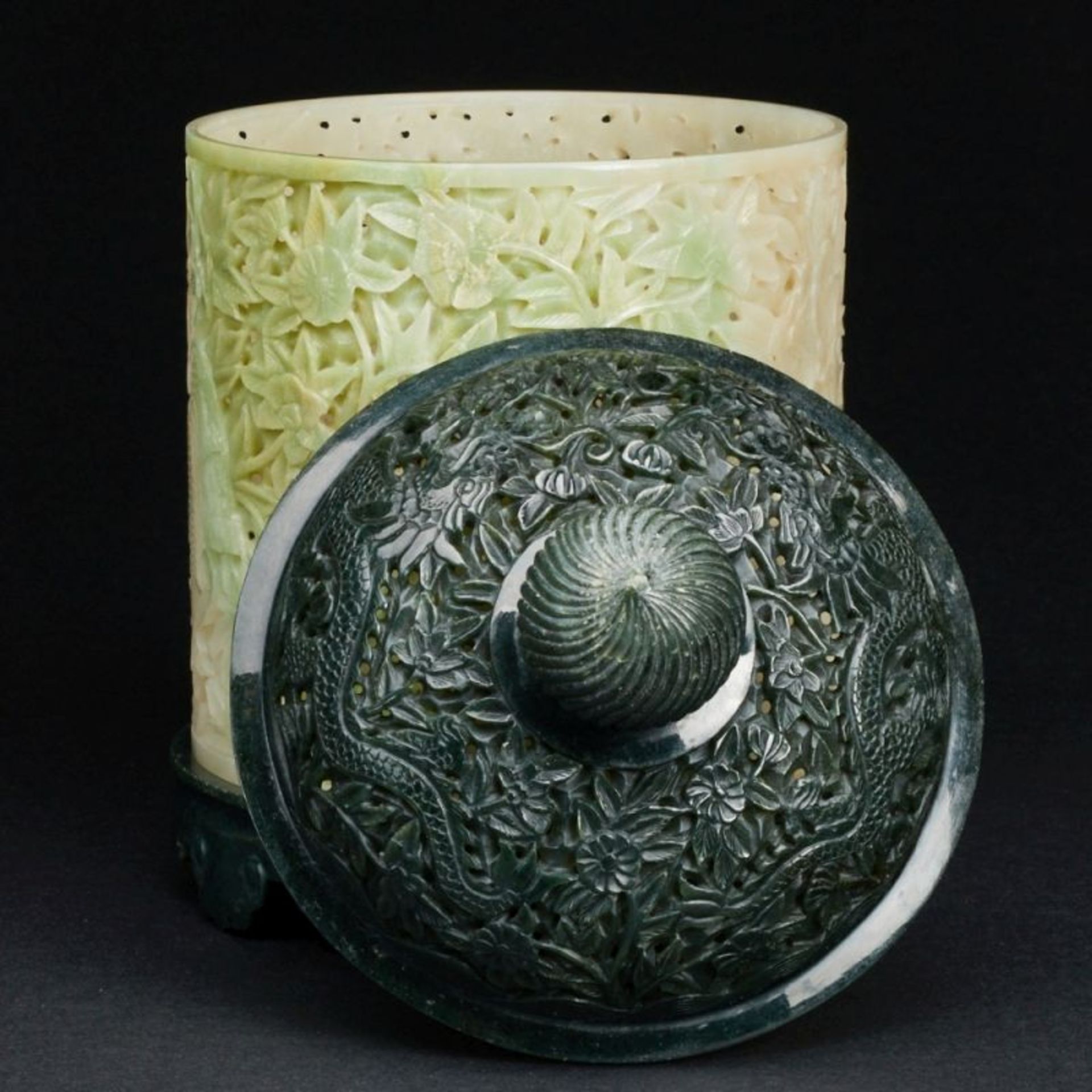 Dreiteiliges Jade Rauchgefäß, China, Qing Dynastie, Anfang 20. Jahrhundert - Image 5 of 6