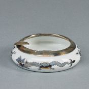Aschenbecher mit Silberrand - Reicher Drache / Hofdrache, schwarz. Meissen 1935 - vor 1974.