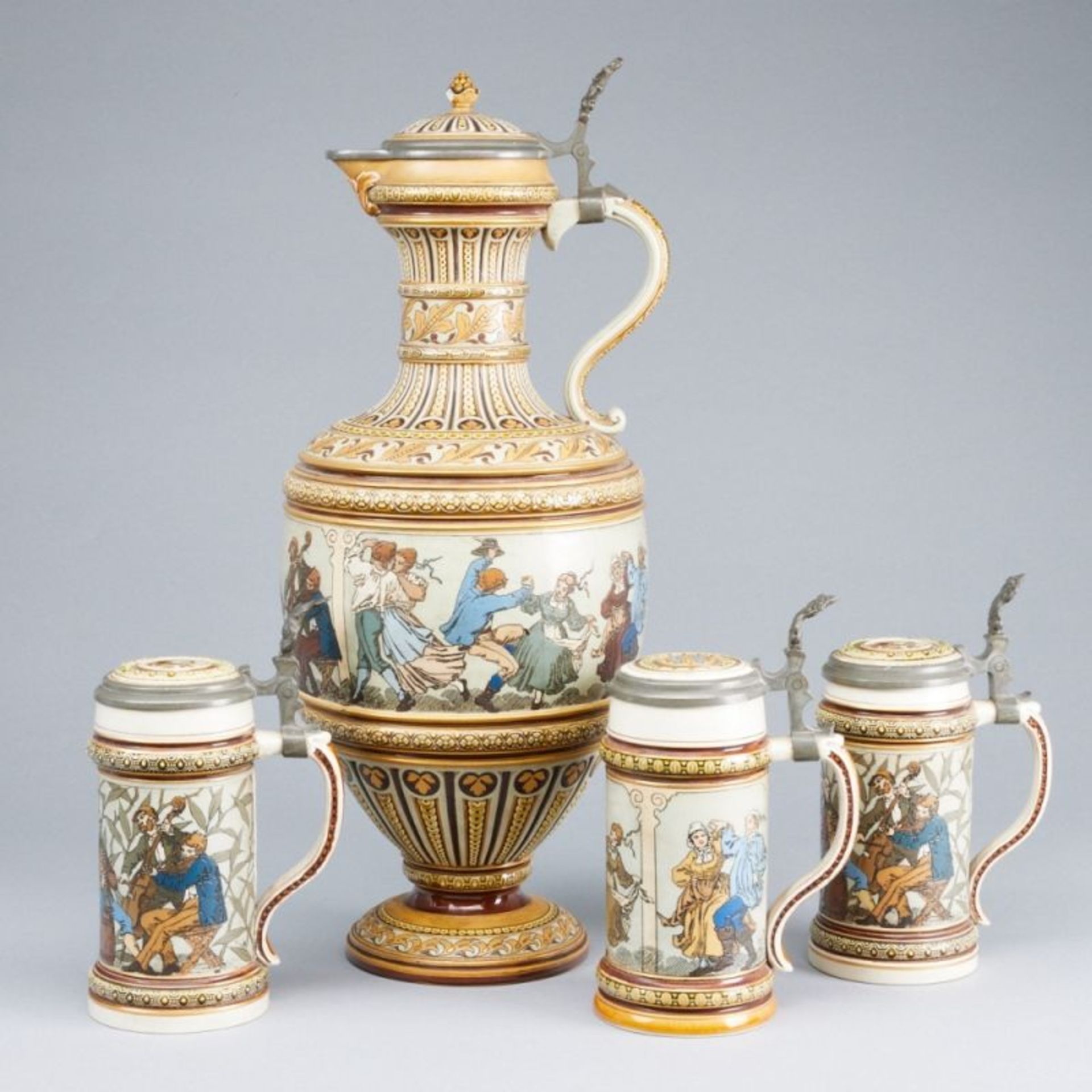 1 Krug Bauerntanz, 1 Humpen Tänzer und 2 Humpen Musikanten. Villeroy & Boch, Mettlach um 1885.