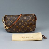 LOUIS VUITTON Pochette - Monogram