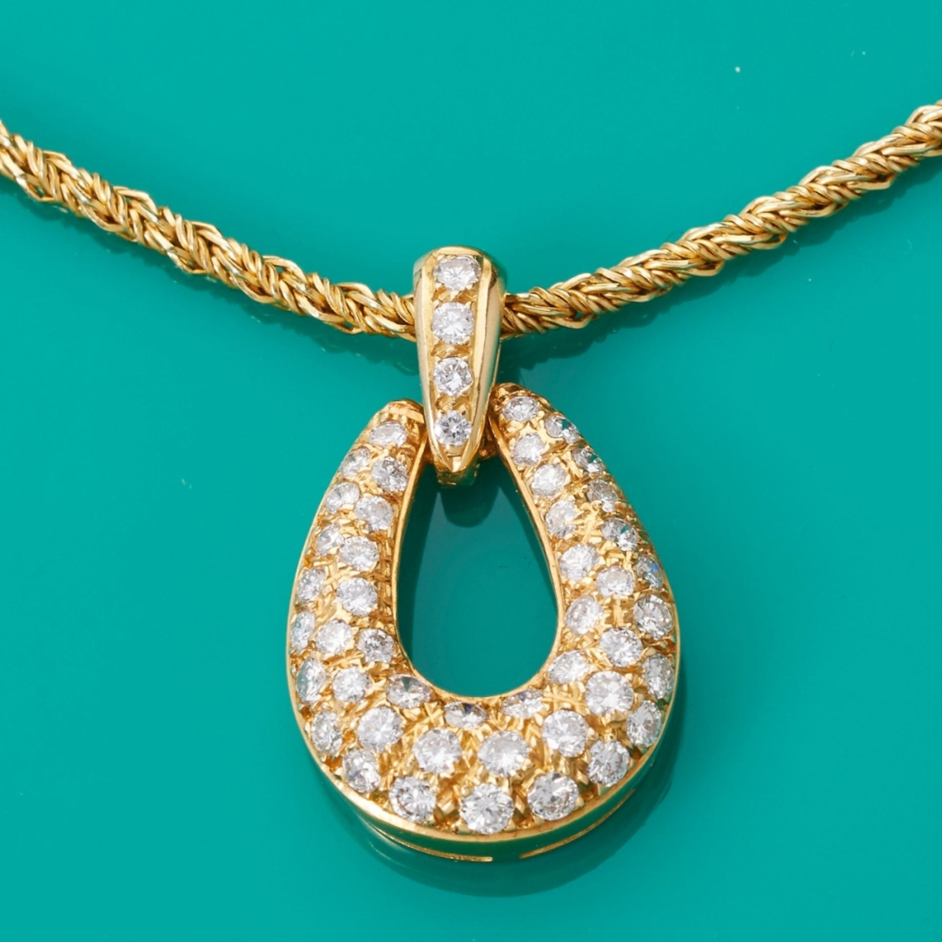 Collier mit Brillantanhänger