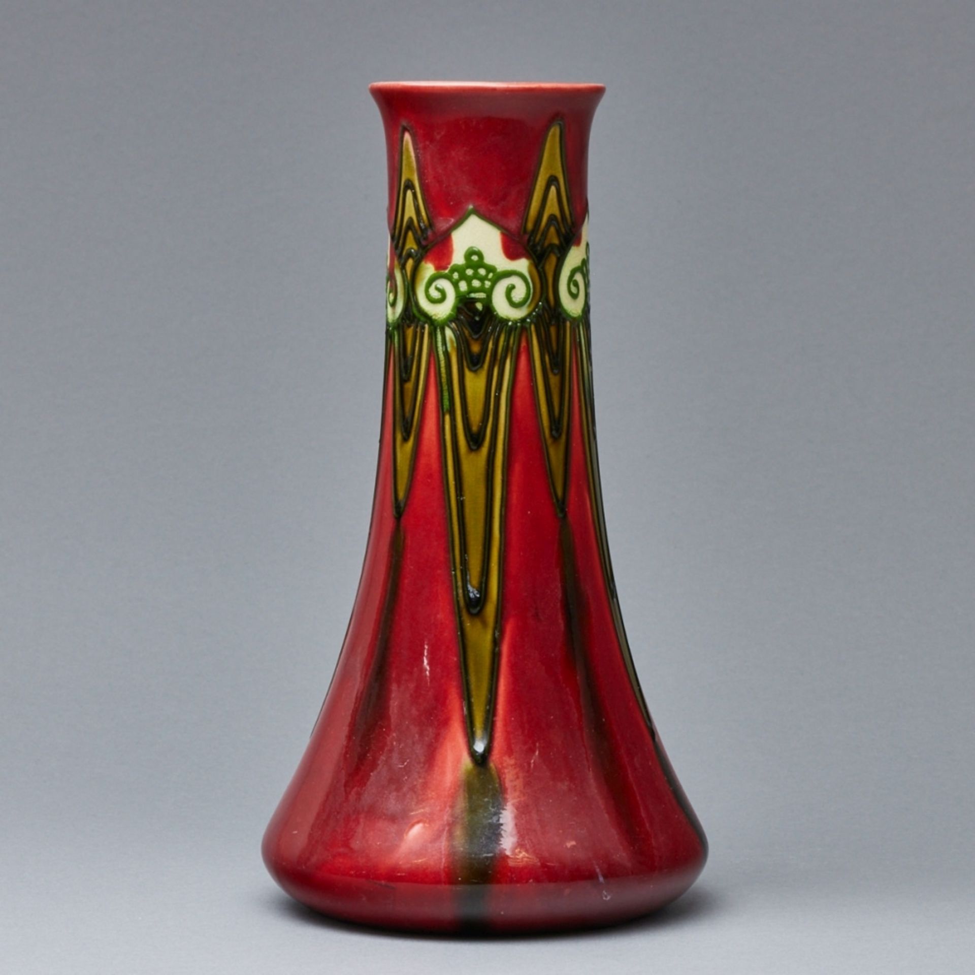 Vase  Calla-Lilien-Blüten - Minton Secessionist Ware. Minton, Stoke-on-Trent in Staffordshire / Engl