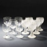 5 unterschiedliche Weingläser und 5 Weingläser Eisglas. 19. Jh.