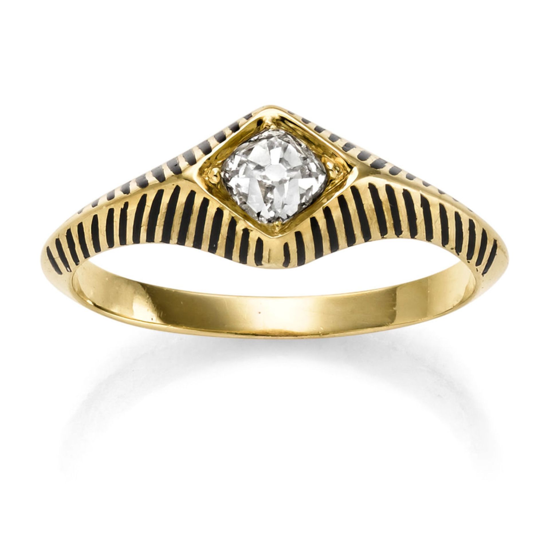 Diamond solitaire ring with enamel decor 