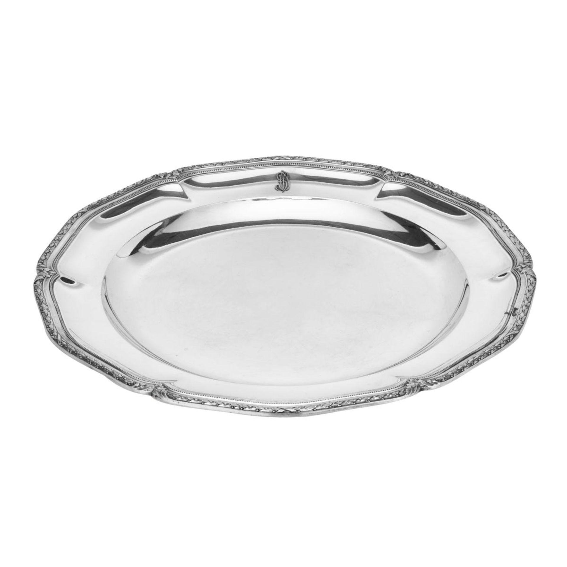 Round platter with laurel decor 