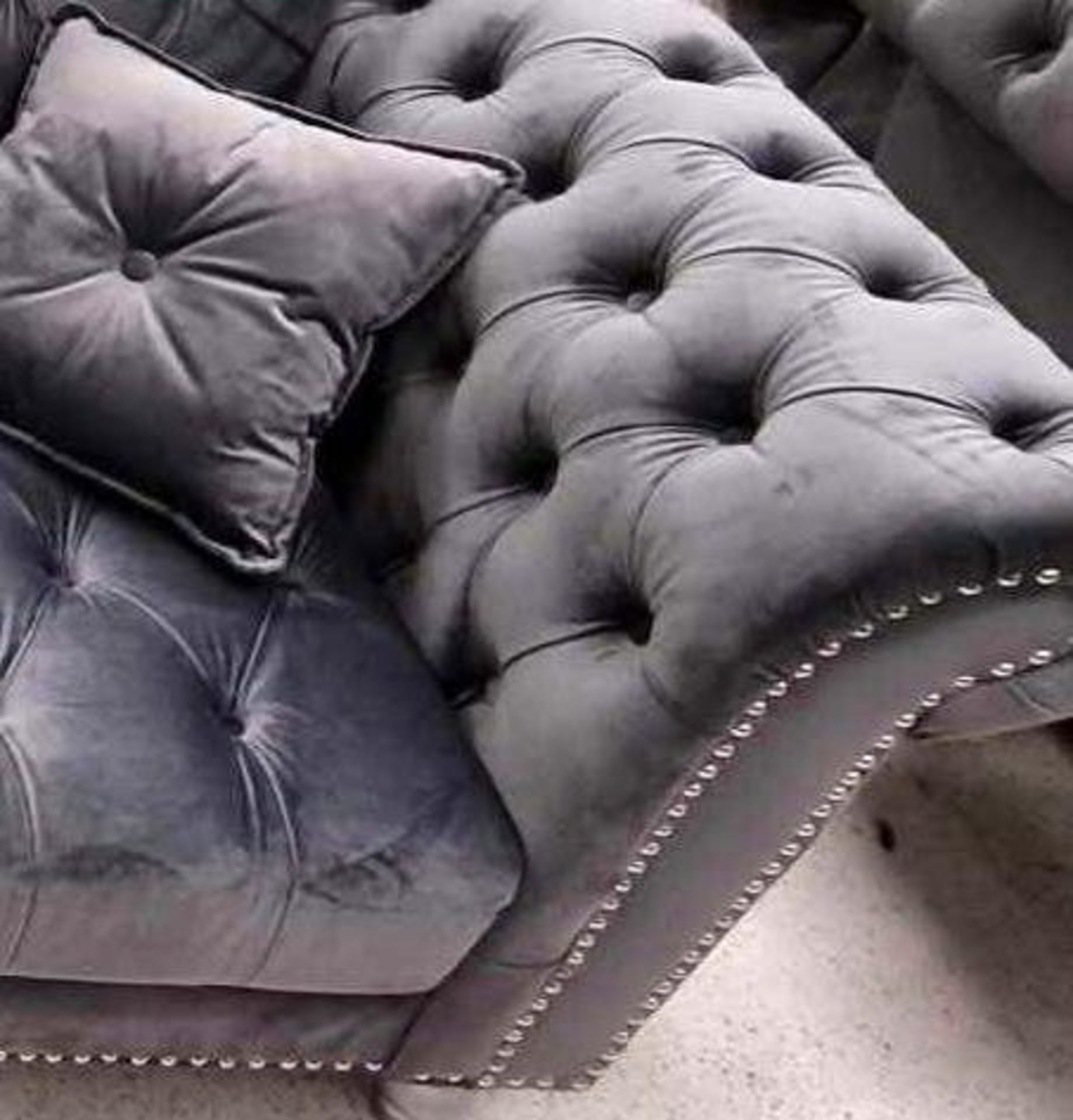 BRAND NEW Dior Chesterfield 3 seater sofa. RRP: £999 - Image 2 of 2